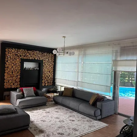 Ab 10 Golem (Tirana)