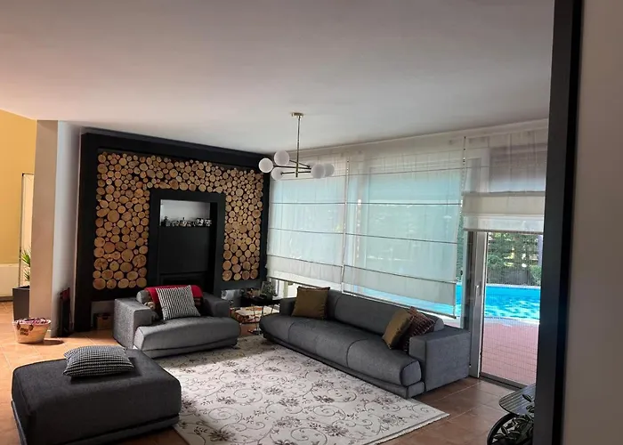 Ab 10 Golem (Tirana)