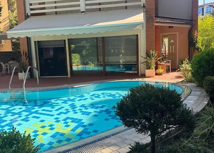 Villa Ab 10 Golem (Tirana)